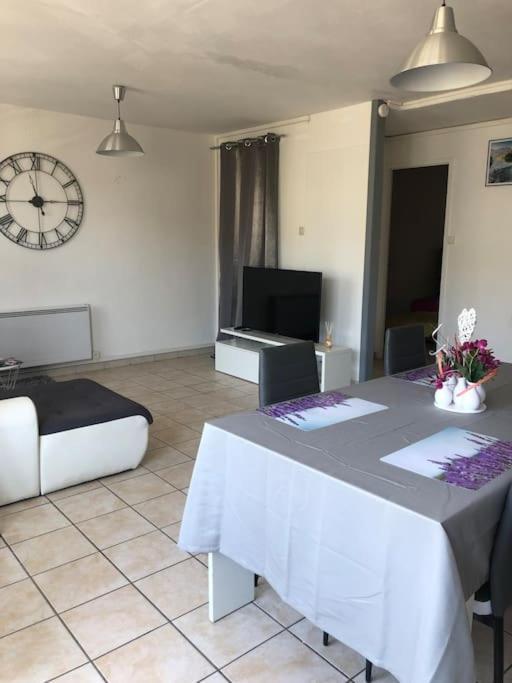 Appartement Balcon, Place De Parking, Centre Ville Valence  Exterior photo